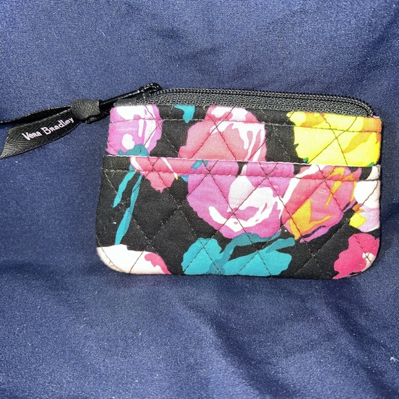 Vera Bradley Black Floral Quilted Change Purse Zippered Compact Boho Chic - Picture 1 of 4